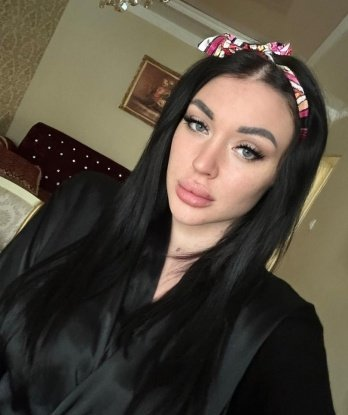 Я готова подарить тебе незабываемые моменты релаксации и наслаждения. 💋 Благодаря моему опыту, ты ощутишь себя настоящим мужчиной, который заслуживает внимания и ласки. 🔥 Мои возможности безграничны и я готова исполнить твои самые сокровенные фантазии. 🌟 Позволь отдаться моим нежным рукам и погрузиться в мир удовольствия и наслаждения. 💃 Отзывы моих предыдущих клиентов говорят самыми прекрасными словами обо мне. 💖 Жду тебя, чтобы создать незабываемые моменты удовольствия и страсти. 💫 Обещаю, ты останешься доволен и захочешь вернуться ко мне снова и снова. 🌹 Живу в Москве, где мои услуги доступны для истинных ценителей качественного отдыха. 🏙️ 💕 Радует, что я здесь, чтобы тебе доставить настоящее наслаждение. 😘 Фото мои, жду тебя, дорогой! 💋 Алёна
